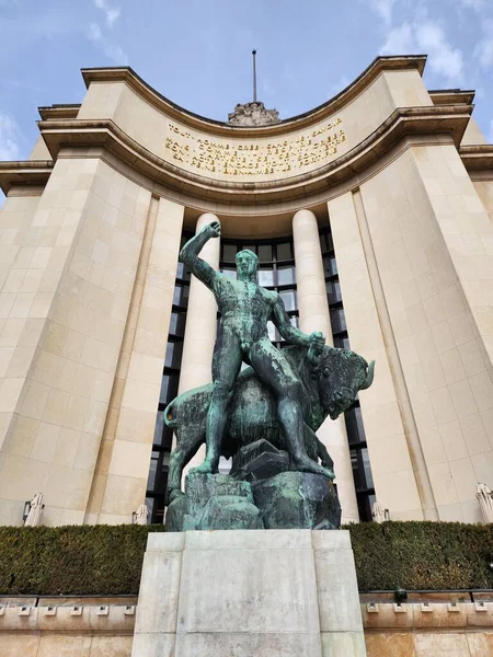 Les Jardins Trocadero Com Sua Estátua Bronze Hércules Uma Fotografia — Fotografia de Stock