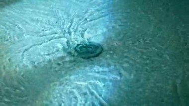 Lavaboda hareket eden su