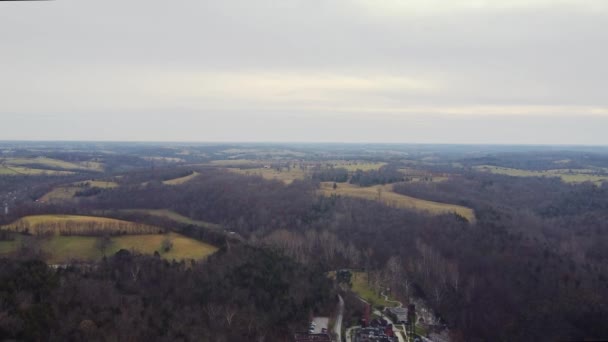 Voo Drone Partindo Zona Industrial Para Campos Florestas Kentucky Rural — Vídeo de Stock