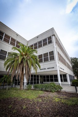 Florida Eyaleti Binası 'nın dışında.