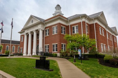 Kentucky 'nin orta batı şehri Harrodsburg' daki hükümet binası.
