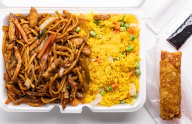 Çin usulü tavuk, pilav, erişte, tavuk ve soya soslu kızarmış tavuk, Çin yemeği.