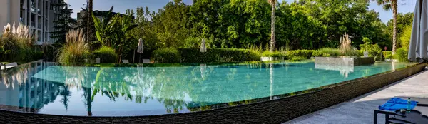 Sonsuzluk havuzunun güzel manzarası