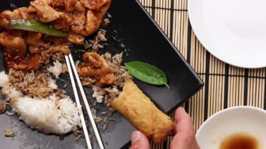 Teriyaki tavuklu ve çubuklu pilav..