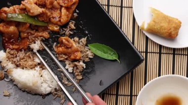 Tavuklu Asya yemeği.