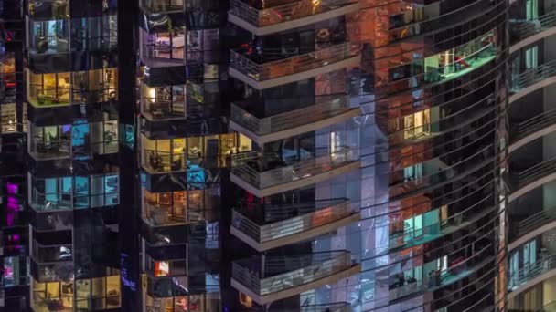 Vue Nuit Nombreuses Fenêtres Éclatantes Dans Appartement Tour Résidentielle Timelapse — Video