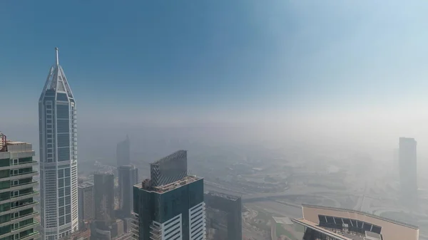 Башни Покрытые Редким Утренним Туманом Над Горизонтом Гавани Дубая Восходящим — стоковое фото