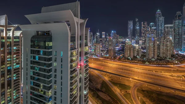 Панорама Дубаи Марина Показывает Пересечение Автомагистралей Спагетти Пересечения Ночью Timelapse — стоковое фото