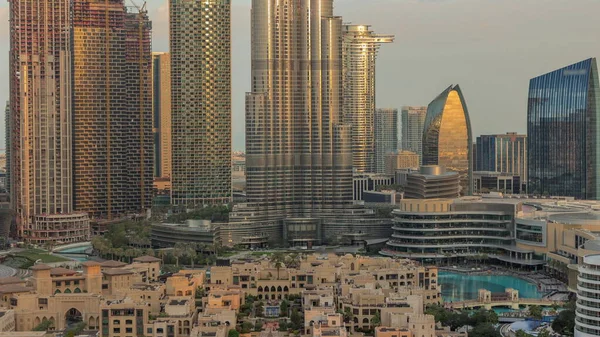 Dubai Downtown Ochtend Timelapse Met Zon Weerspiegeld Uit Hoogste Wolkenkrabber — Stockfoto