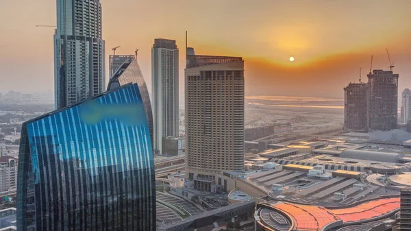 Повітряна Панорама Сходу Сонця Центрі Дубая Торговим Центром Рухом Вулиці — стокове фото