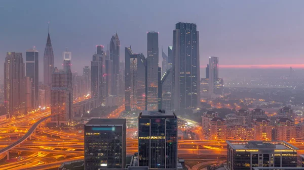 Район Финансового Центра Дубая Высокими Небоскребами Подсветкой День Днем Переживает — стоковое фото