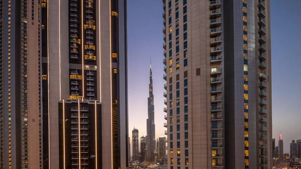 Legmagasabb Felhőkarcolók Dubai Belvárosában Bouleward Utcában Közel Bevásárlóközpont Antennájához Éjjel — Stock Fotó