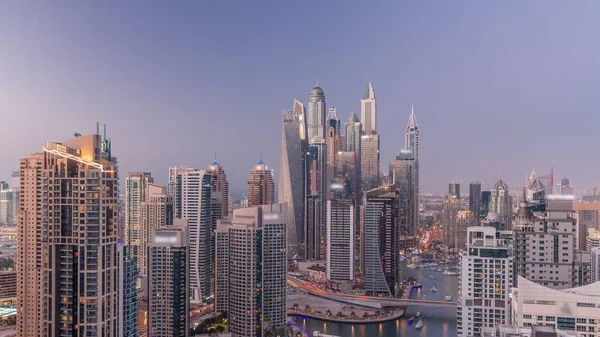 Widok Różnych Drapaczy Chmur Najwyższym Bloku Wzajemnym Porcie Lotniczym Dubai — Zdjęcie stockowe