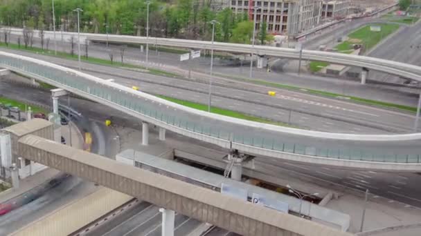 Stadstransport Rusningstid Trafik Stadsväg Antenn Timelapse Modern Metropol Med Korsning — Stockvideo