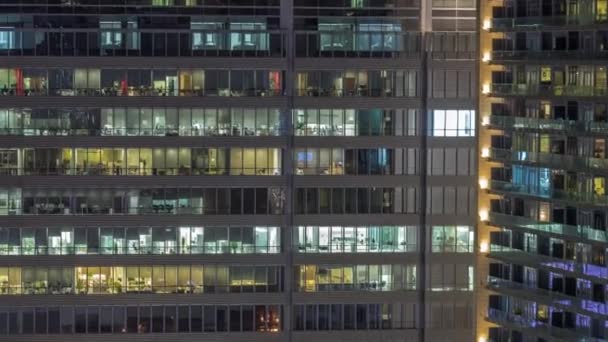 Ventanas Edificios Oficinas Noche Timelapse Luz Las Ventanas Los Rascacielos — Vídeo de stock