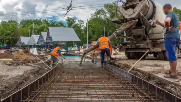 콘크리트는 노동자들 건설을 작업을 선로의 — 비디오