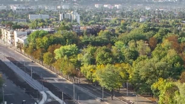 도로와 선로의 현장은 파노라마 방향을 재구성한다 아스팔트 새로운 에서부터 일꾼들 — 비디오