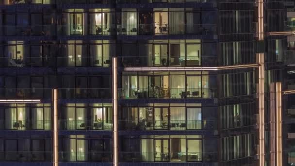 Pankorama Malam Yang Datar Dengan Cahaya Multiwarna Pada Jendela Panorama — Stok Video