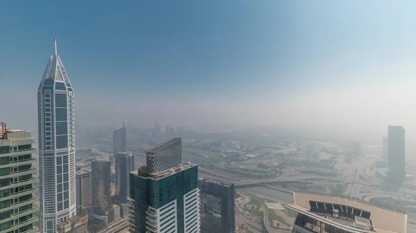 Torn Täckta Sällsynt Tidig Morgon Vinterdimma Ovanför Dubai Marina Skyline — Stockfoto