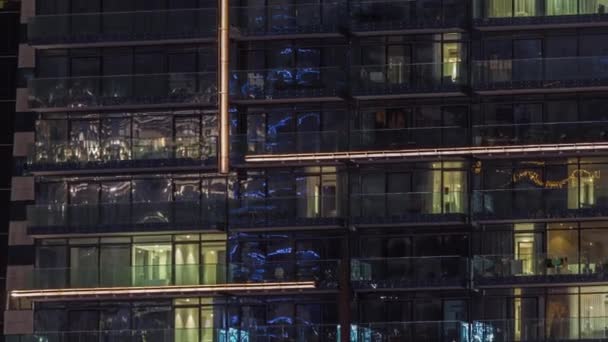 พาโนรามาค นแบนของแสงเร องแสงหลายส ในหน างพาโนรามาของอาคารหลายพห ภาค เวลาทางอากาศ กระฟ แสงสว างในเม — วีดีโอสต็อก