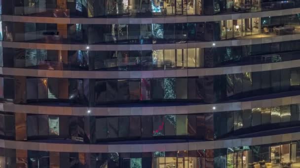 Vista Exterior Janelas Apartamentos Edifício Classe Alta Noite Timelapse Luzes — Vídeo de Stock