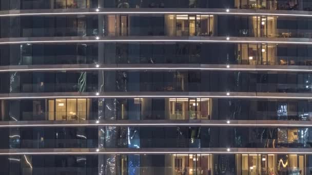Зовнішній Вигляд Вікон Квартирах Високого Класу Будівлі Нічний Час Світлові — стокове відео