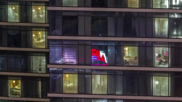 Apartman Ablakok Vakok Egy Mázas Felhőkarcoló Világít Éjjel Városi Fények — Stock videók
