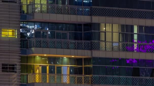 Παράθυρα Φωτίζονται Νύχτα Στο Σύγχρονο Κτίριο Γυαλί Timelapse Πολυόροφοι Ουρανοξύστες — Αρχείο Βίντεο