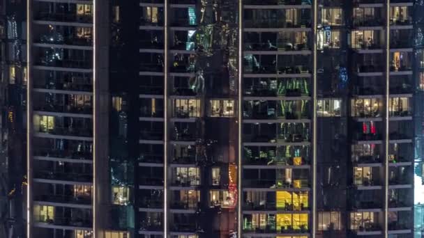 Beleuchtete Panoramafenster Wohnungen Eines Hochwertigen Gebäudes Zeitraffer Der Nacht Leuchtende — Stockvideo