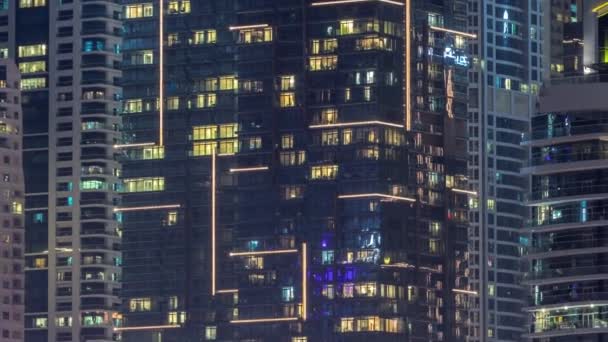 Вид Ніч Вогнів Панорамних Вікнах Багатоповерхових Будівель Повітряний Таймлапс Освітлений — стокове відео