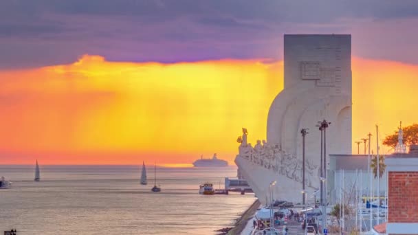 Sunset View Padrao Dos Descobrimentos Monument Discoveries Timelapse Famous Monument — Stok Video