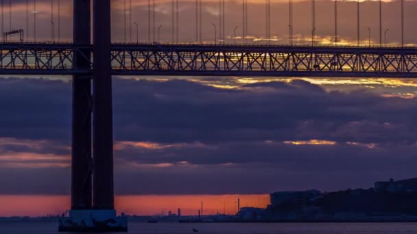 Lisbon City Sunrise April Bridge Timelapse Close View River Waterfront — Vídeo de Stock