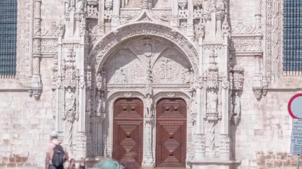 Entrada Mosteiro Dos Jerónimos Timelapse Antiguo Monasterio Muy Ornamentado Situado — Vídeo de stock