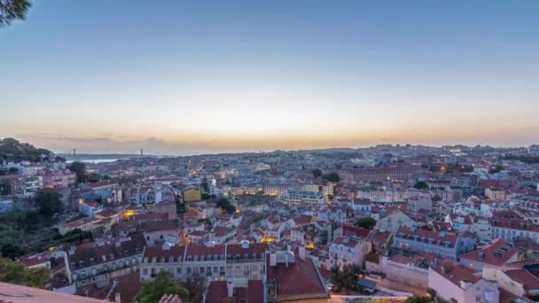 Lizbona Zachodzie Słońca Panoramiczny Widok Centrum Miasta Dachami Jesiennym Dniu — Wideo stockowe
