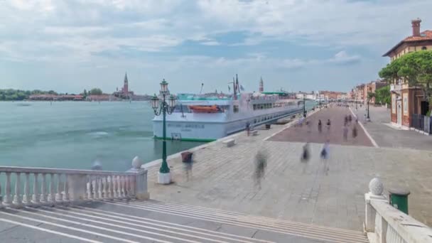 Blick Auf Die Promenade Riva Degli Schiavoni Zeitraffer Mit Touristen — Stockvideo