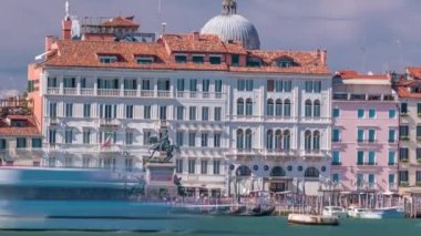 Kral 2. Victor Emmanuel 'in Slavyanskaya kıyısı zaman diliminde yaptığı anıt. Görüntü San Giorgio Maggiore 'dan. Venedik, İtalya