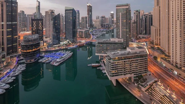 Vista Aérea Para Dubai Marina Arranha Céus Iluminados Jbr Torno — Fotografia de Stock