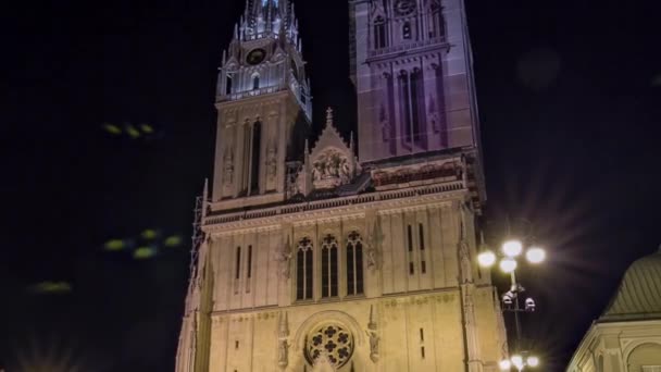 Entrada Catedral Zagreb Iluminada Por Noche Hiperlapso Timelapse Monumento Llamado — Vídeo de stock