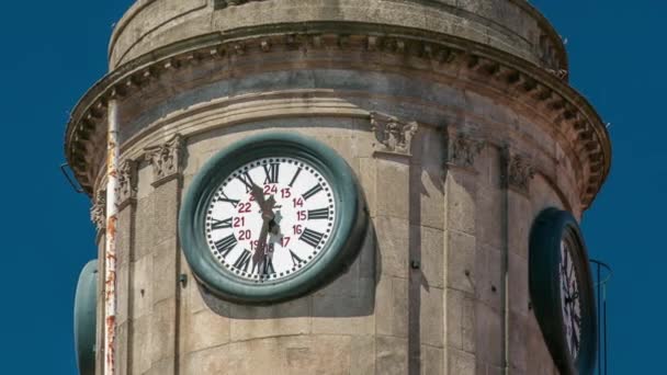 Turm Mit Uhr Und Schaufel Auf Dem Palacio Bolsa Zeitraffer — Stockvideo
