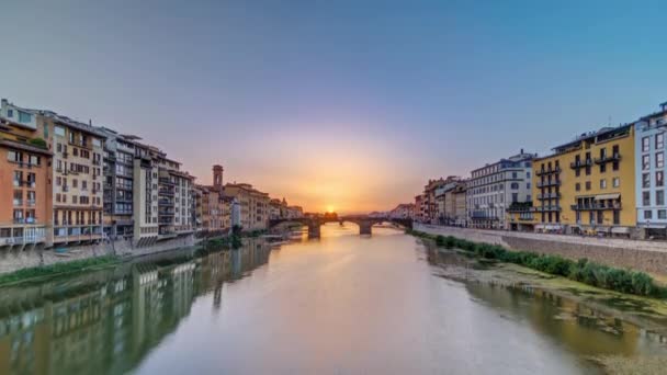 Cityscape Panoramatický Výhled Řeku Arno Slavným Mostem Nejsvětější Trojice Časově — Stock video
