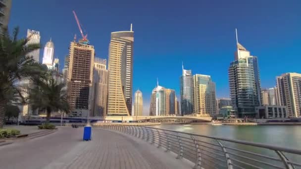 Dubai Marina Con Blocco Grattacieli Più Alti Torri Ricorrenti Barche — Video Stock