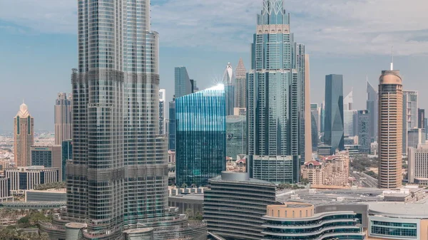 Wolkenkratzer Über Dubai Downtown Einkaufszentrum Umgeben Von Modernen Gebäuden Luftaufnahme — Stockfoto