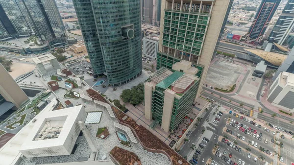 Dubai Arranha Céus Centro Financeiro Internacional Com Calçadão Estacionamento Uma — Fotografia de Stock