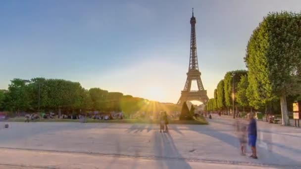 Eiffel Tower Seen Champ Mars Sunset Timelapse Paris France People — Stock Video