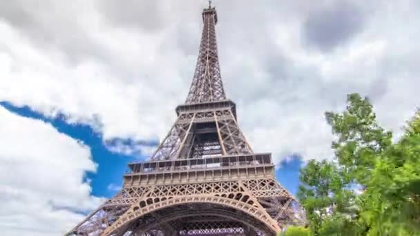 Champ Mars Torre Eiffel Cronometram Hiperlapso Dia Ensolarado Verão Paris — Vídeo de Stock