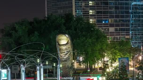 Duim Sculptuur Nacht Timelapse Toren Blok Het Zakendistrict Defensie Uitzicht — Stockvideo