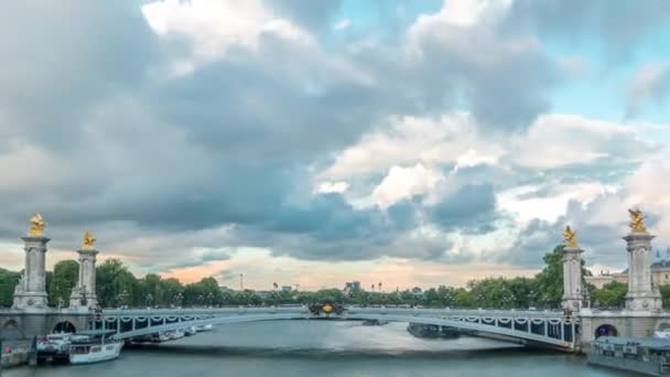 Bridge Alexandre Iii Spänner Över Floden Seine Timelapse Dekorerad Med — Stockvideo