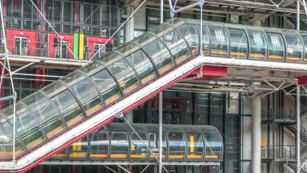 Σωλήνας Κυλιόμενες Σκάλες Ανεβαίνει Από Κέντρο Του Georges Pompidou Timelapse — Αρχείο Βίντεο