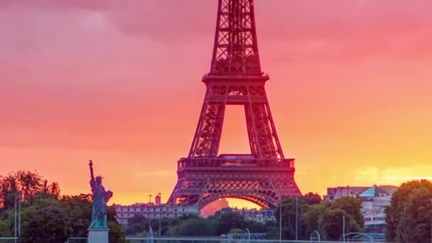 Torre Eiffel Alba Timelapse Con Barche Sulla Senna Parigi Francia — Video Stock