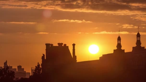 Sonnenuntergang Über Historischen Gebäuden Der Nähe Des Pont Des Arts — Stockvideo